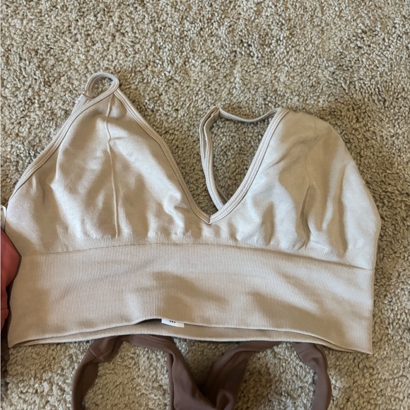 Sports bra bundle - Picture 5 of 10